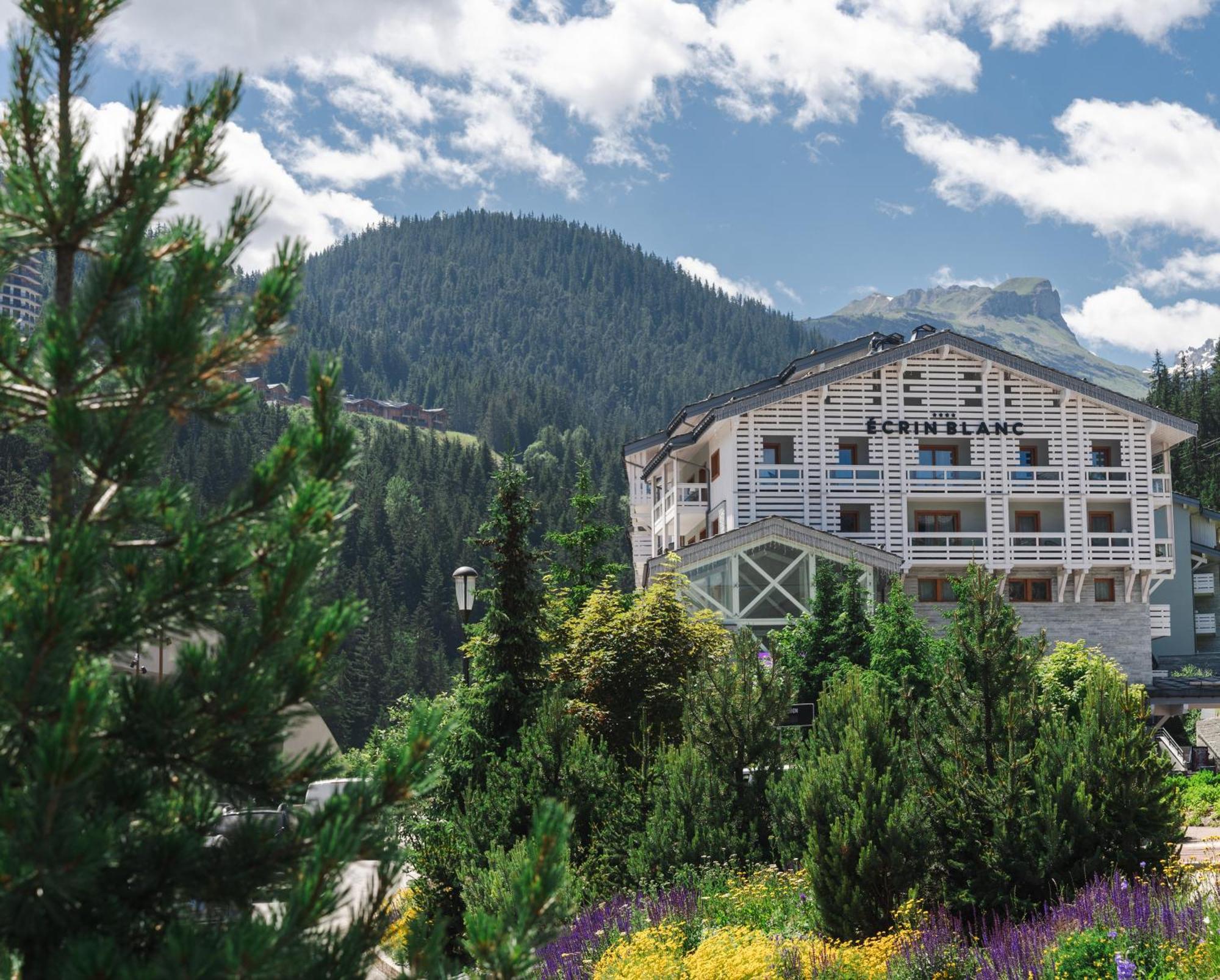 Ecrin Blanc Resort Courchevel - Aquapark Kültér fotó